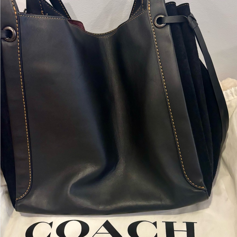 Like new! Coach 1941 Harmony Hobo 33 Black - Picture 2 of 7